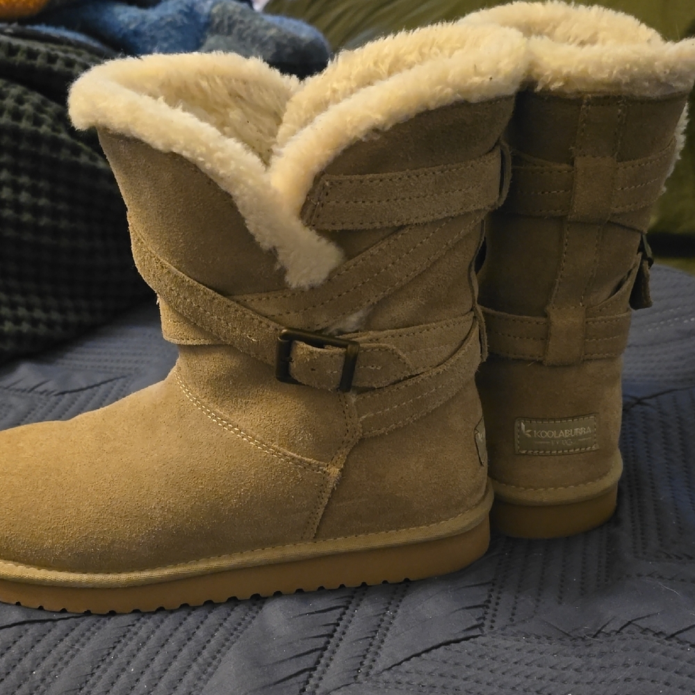 Koolaburra Tan Suede Moccasins with Cream Fur Lining